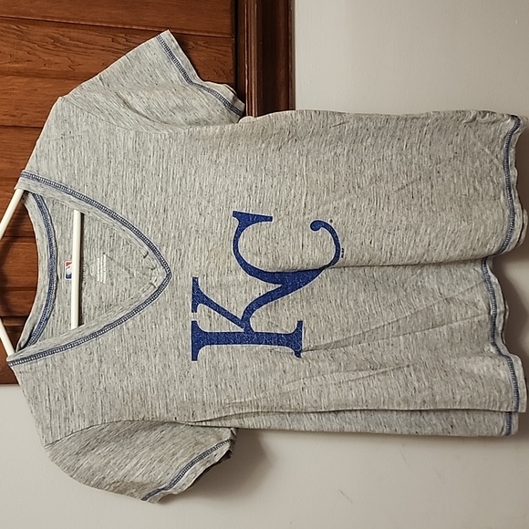Kansas City Royals v-neck t-shirt size XL - Picture 1 of 3